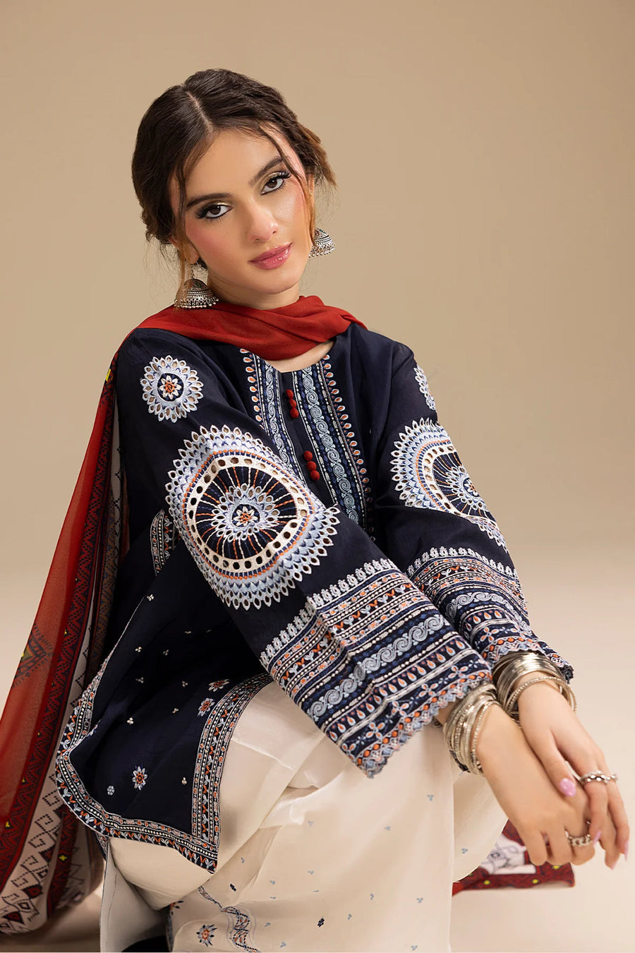 3 Pcs women’s unstitched Dhanak embroidered suit