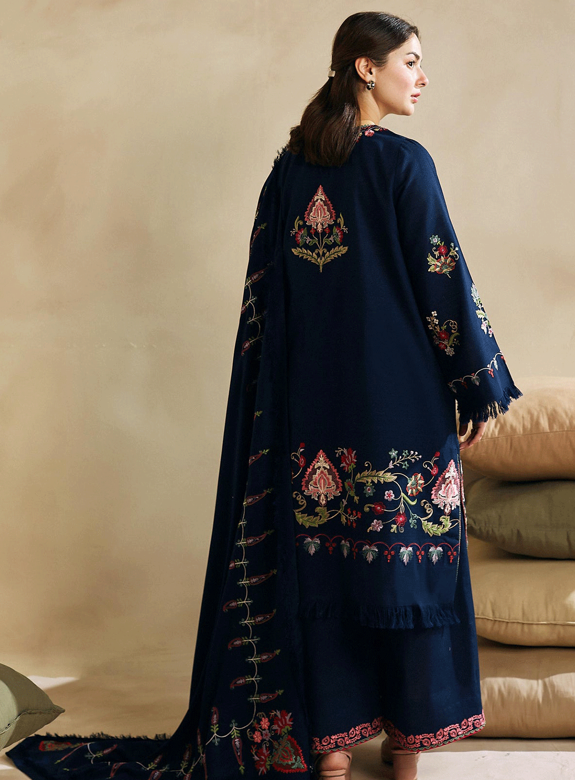Winter Heavy 3pc Emboidery RJ-2025/2